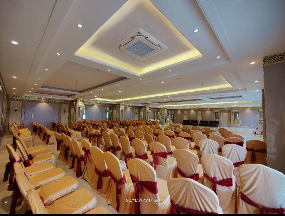 Mds Royal Resort Tulsipur Exterior foto