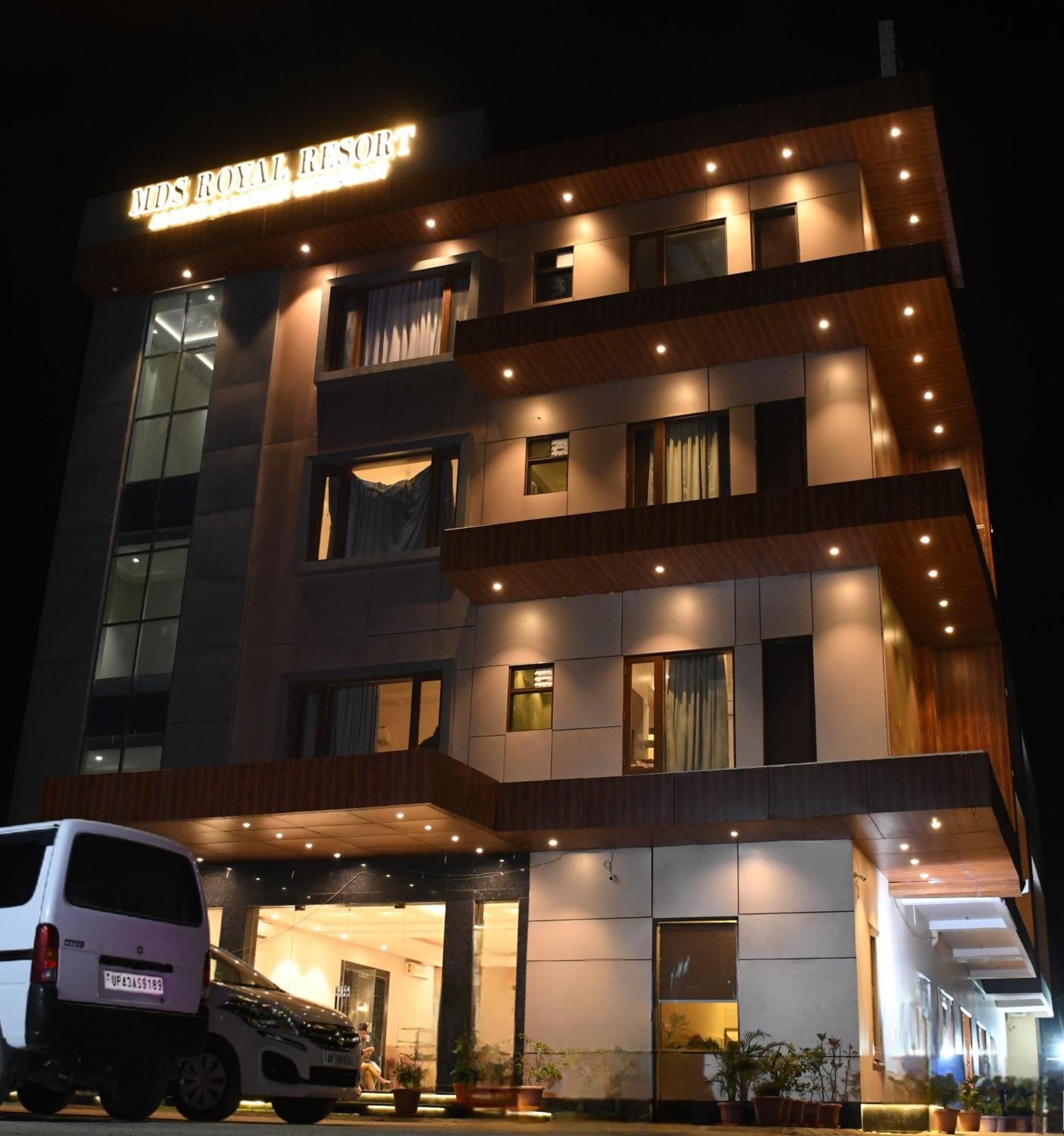Mds Royal Resort Tulsipur Exterior foto