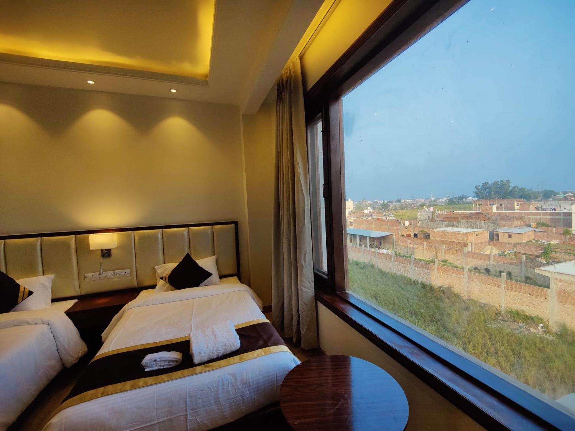 Mds Royal Resort Tulsipur Exterior foto